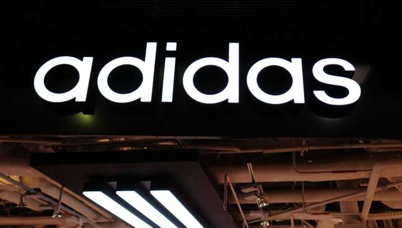 В Германии провели обыски в офисах компании Adidas