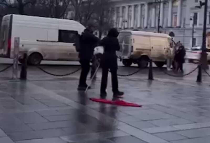 В Санкт-Петербурге на женщину было совершено нападение во время её одиночного пикета