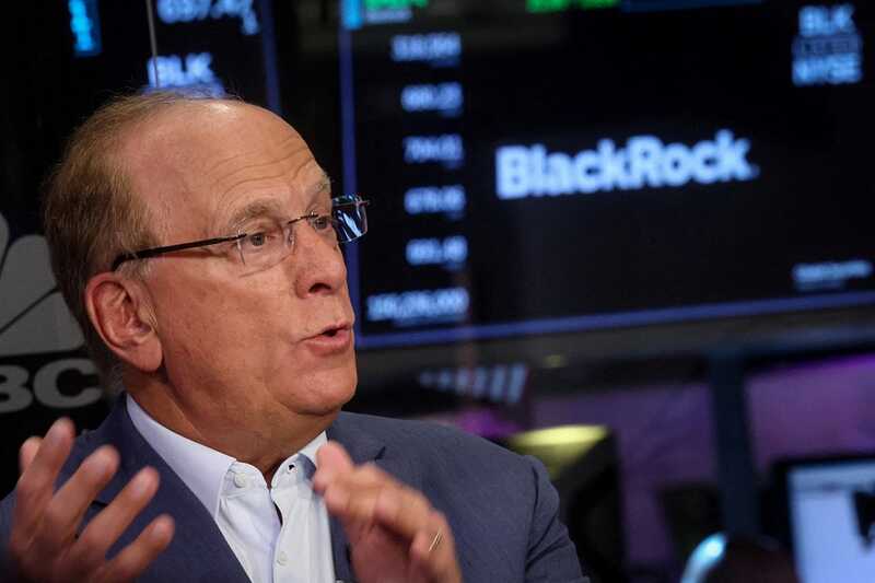Генеральный директор BlackRock Ларри Финк прогнозирует дальнейшее снижение фондовых рынков и рецессию в США
