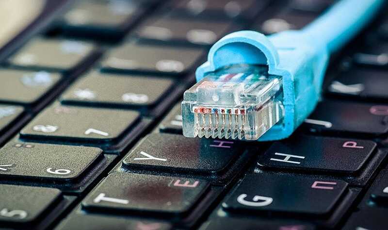 В России начались массовые перебои в интернете на фоне атак БПЛА