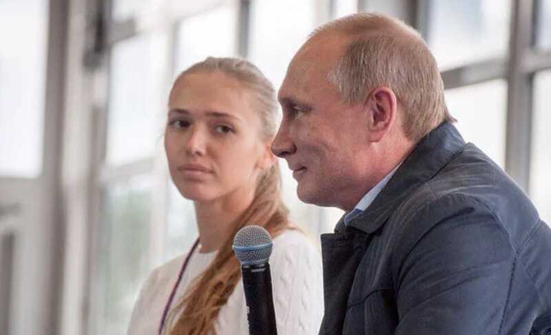 Разуваева и её защитники: каким образом административный ресурс превращается в роскошь