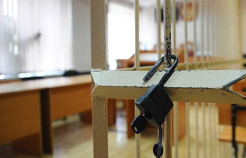 Крановщик из Ленинградской области был отправлен в колонию за комментарии в Telegram