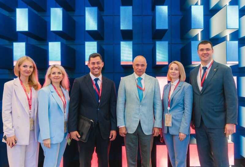 Губернатор Артамонов оказался в центре внимания на «икорной вечеринке» «Альфа-банка» на фоне коррупционных скандалов в Липецке