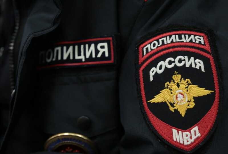 Работники полиции из Красноярска были пойманы на превышении своих полномочий и передаче личной информации