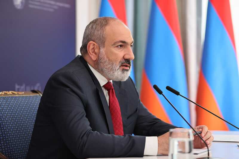 Премьер-министр Армении Пашинян обратился с просьбой убрать католикоса Гарегина II из Эчмиадзина