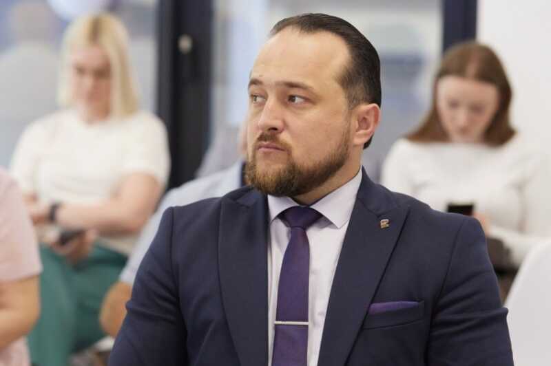 Депутат из фракции «Единая Россия» Сергей Сеченов не понес наказание за угрозы в адрес избирателя
