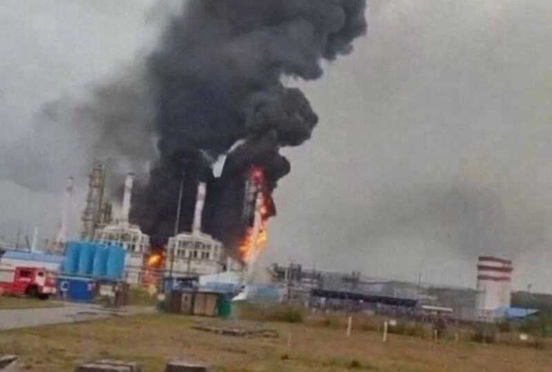 В Ленинградской области беспилотники атаковали порт Усть-Луга, в результате чего на терминале произошло возгорание