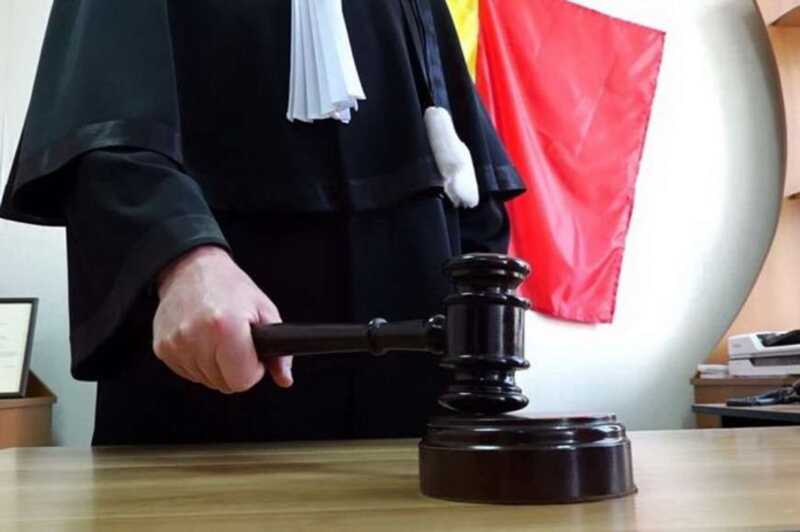 Мужчина в суде Молдовы напал на судью с гаечным ключом