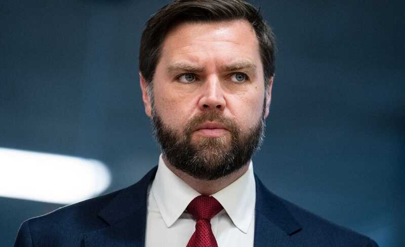 Вице-президент США Джей Ди Вэнс обвинил Байдена в "неразберихе" в вопросах финансирования Киева